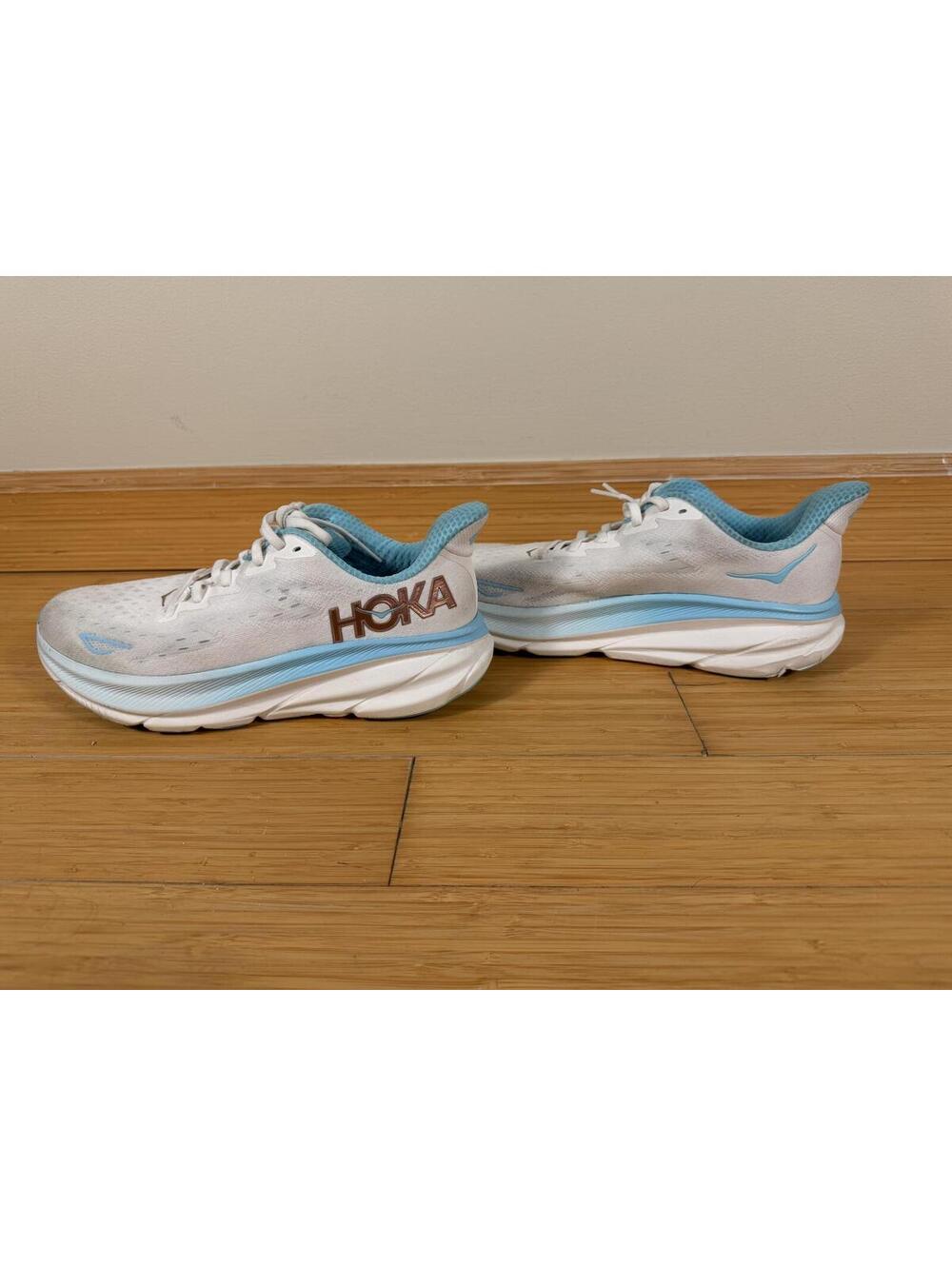 HOKA One One Clifton 9 Women’s 9.5 Frost/Rose Gold White Blue Running Sneakers